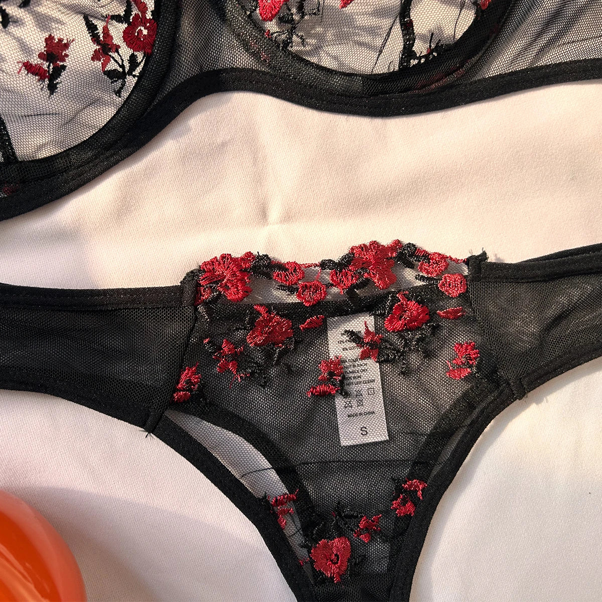Floral Embroidery Lingerie Sete
