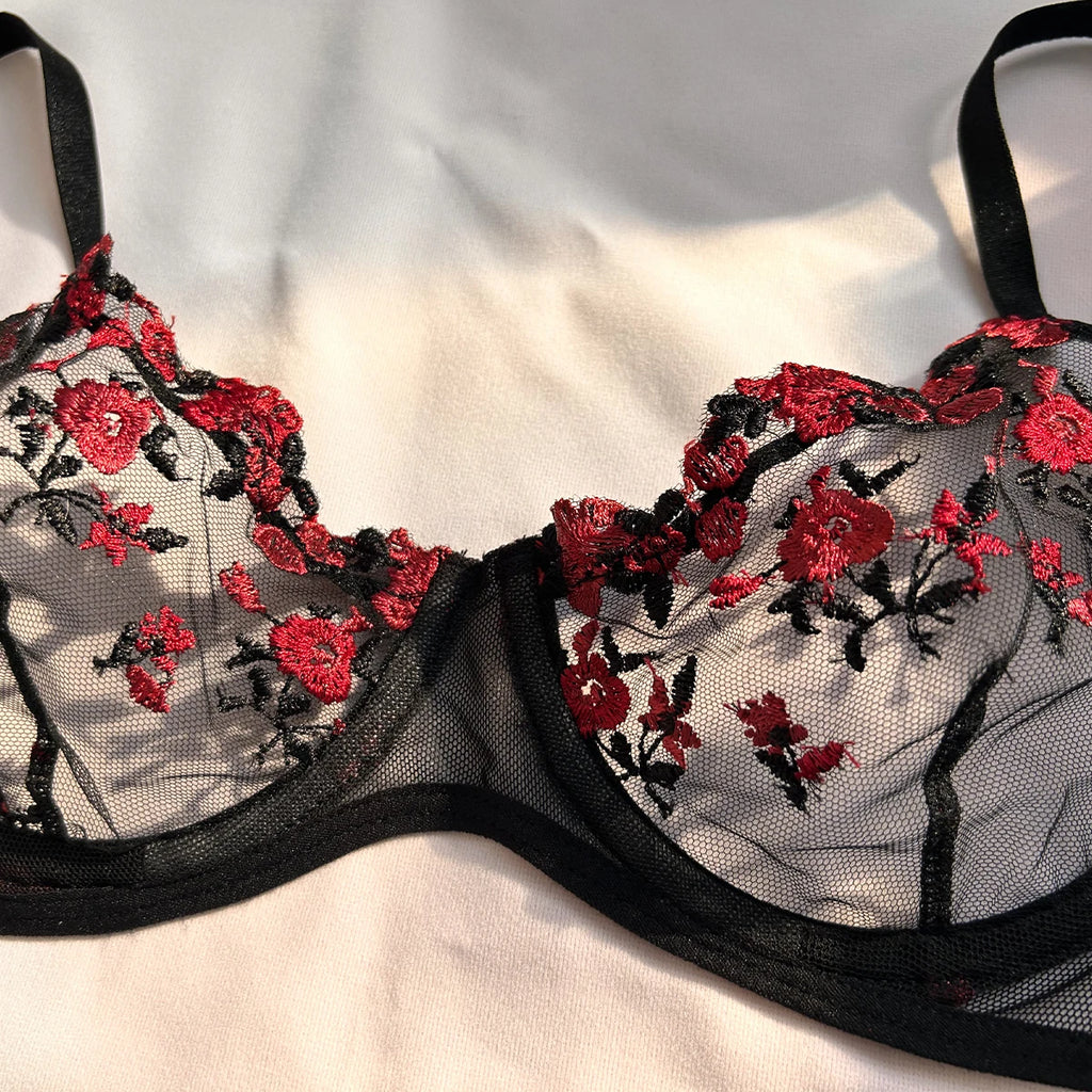 Floral Embroidery Lingerie Sete