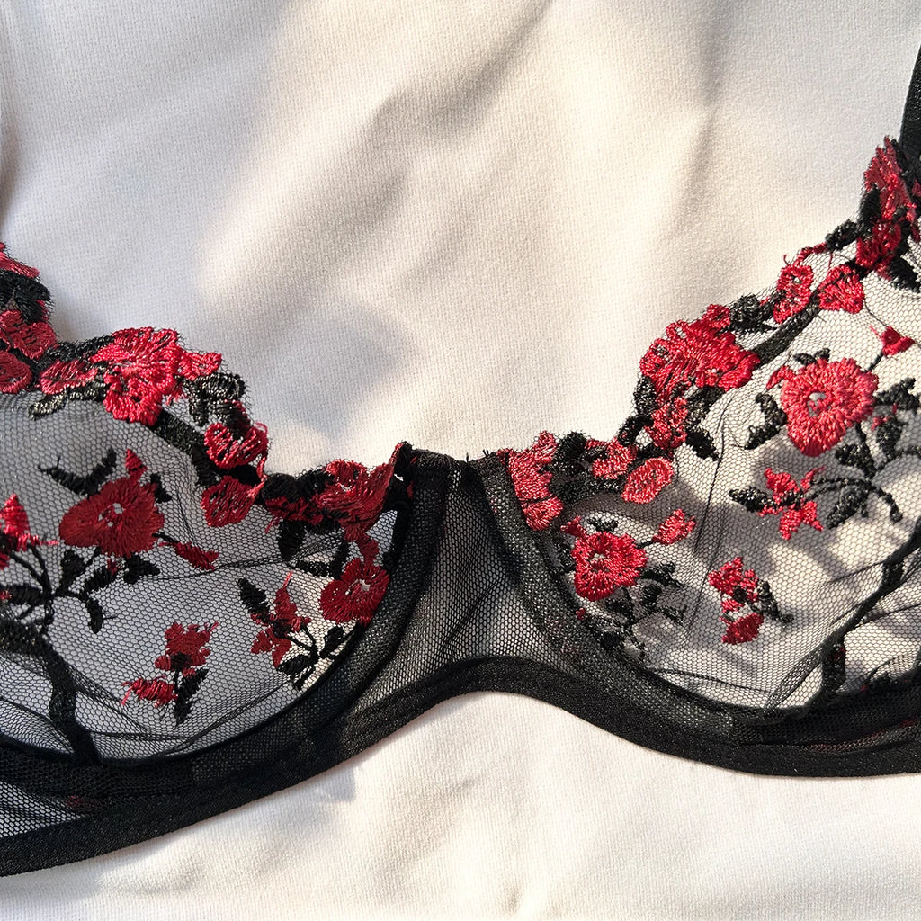Floral Embroidery Lingerie Sete
